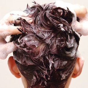 Σώστε τα μαλλιά σας από την πιτυρίδα