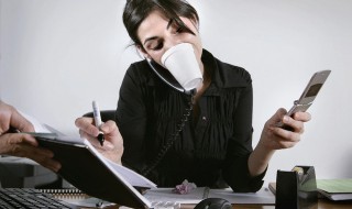 Ανακαλύψτε την ισορροπία ανάμεσα στην ανασφάλεια και την εργασιομανία!