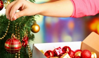 Μαζέψτε και Αποθηκεύστε τα Χριστουγεννιάτικα Στολίδια