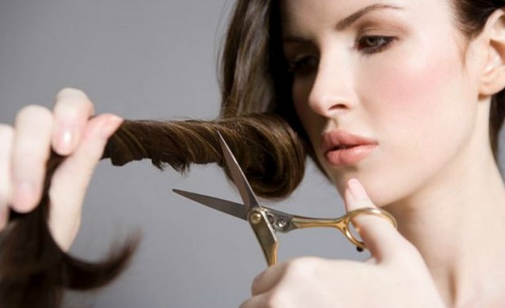 Όταν κόψει τα μαλλιά της... λάβετε τα μέτρα σας Αλλαγή εμφάνισης μήπως και αλλαγή συναισθημάτων