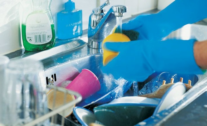 Έξυπνοι τρόποι για να μη πλένετε πολλά πιάτα το καλοκαίρι