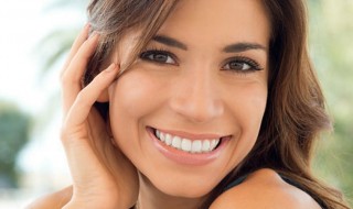 Εμφυτεύματα δοντιών και όψεις ρητίνης: Βελτιώστε την εικόνα των δοντιών σας, εύκολα!