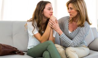 Τα παιδιά τείνουν να μιμούνται τη μητέρα τους στις σχέσεις