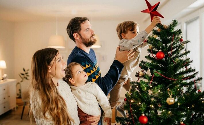 Στολίστε το σπίτι σας νωρίς για τα Χριστούγεννα και νιώστε περισσότερο ευτυχισμένοι
