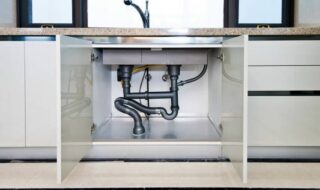 Το ντουλάπι του νεροχύτη: Τα λάθη που κάνουμε όλοι στην οργάνωση του