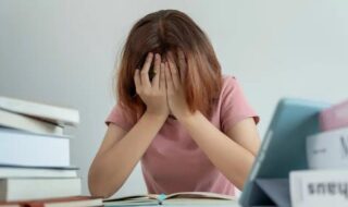 Συμβουλές για τη διαχείριση του άγχους των εξετάσεων. Όσα πρέπει να γνωρίζουν μαθητές και γονείς.